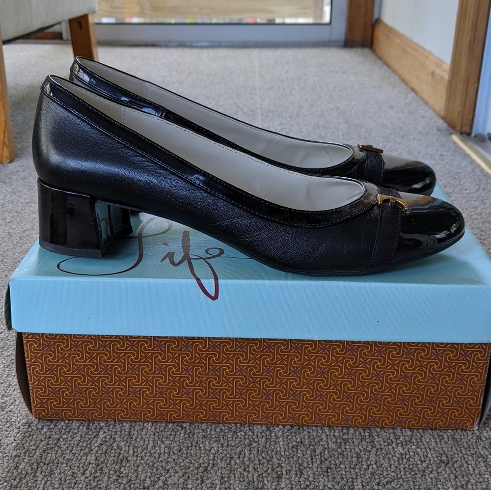 Women's pump leather shoes 8.5